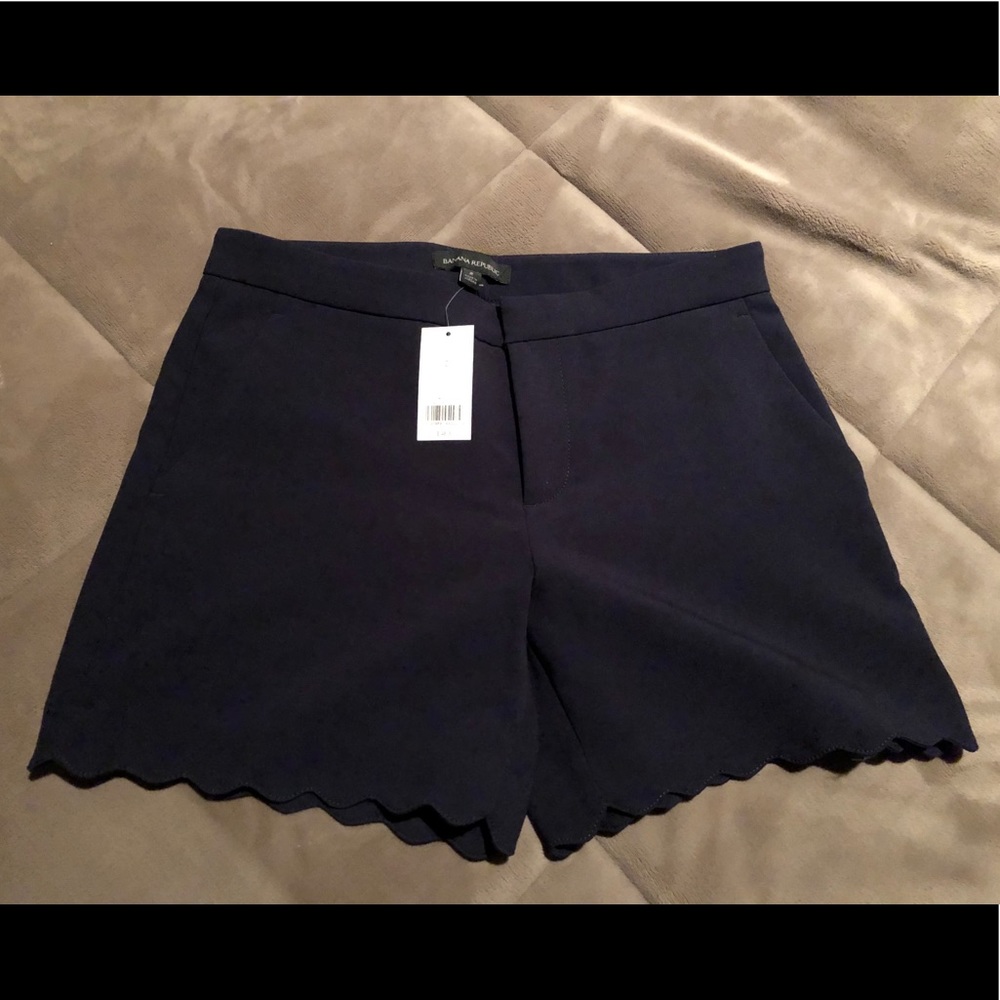 Banana Republic Black Shorts - wave bottom
